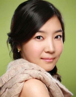 Shin Da Eun image